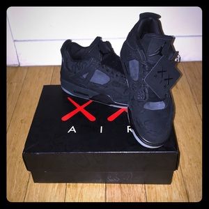 Jordan Retro 4 KAWS BLK